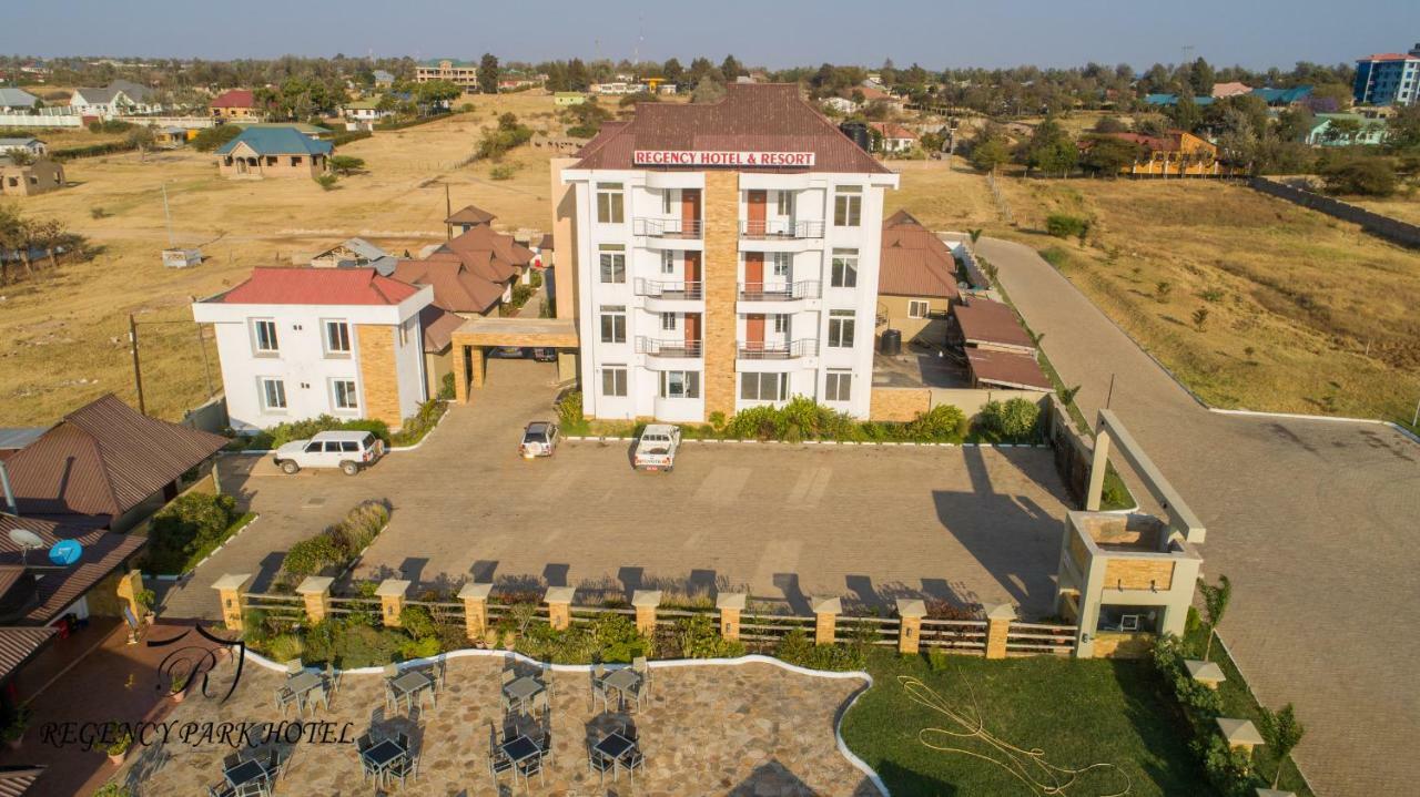 Regency Resort Singida Luaran gambar