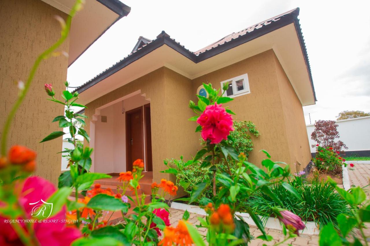 Regency Resort Singida Luaran gambar